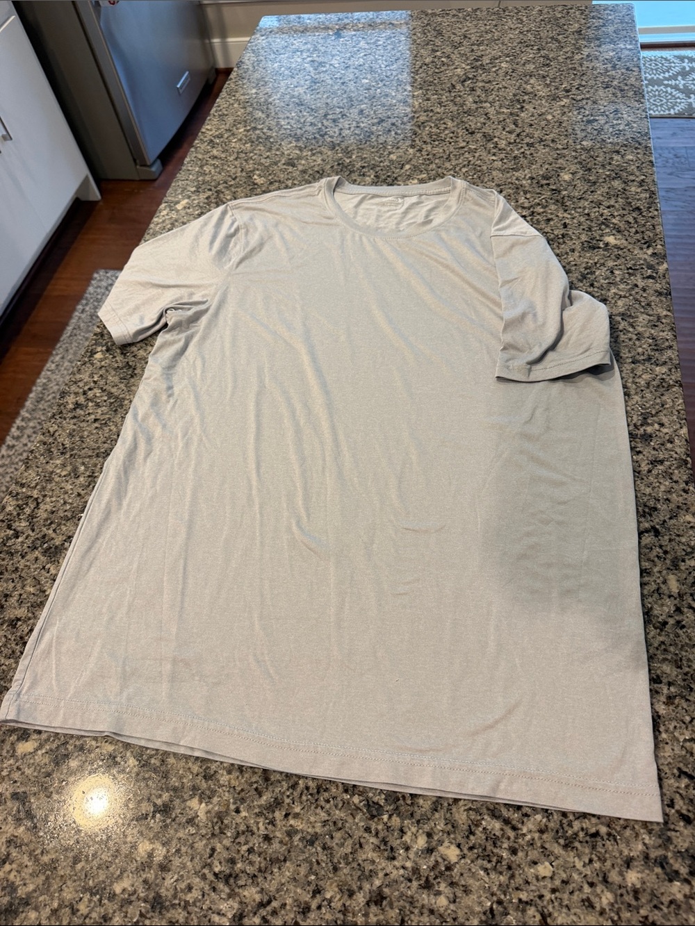 Old Navy Men's Short Sleeve Crew Tee in Light Gray